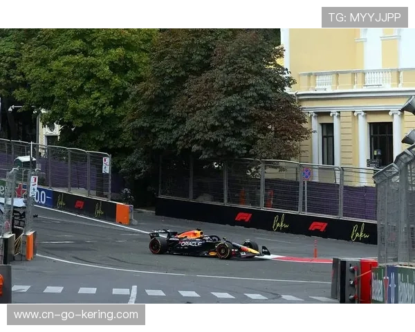 维斯塔潘承认争冠前景严峻，但誓言战斗至最后