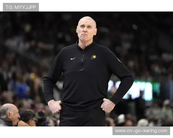 球迷现场庆祝卡莱尔千胜，温情时刻流传